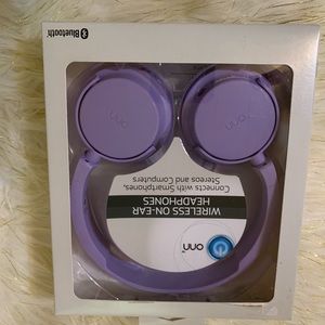Wireless On-Ear Headphones/ Bluetooth
